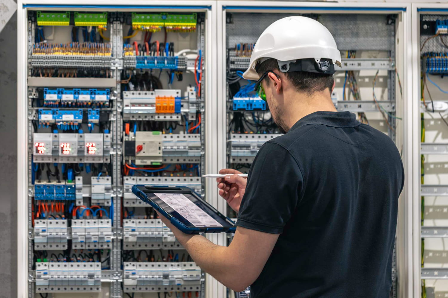 Jak zdiagnozować uszkodzenie modułu wejść/wyjść w sterowniku PLC?